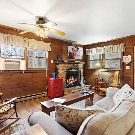 Charming Modern Cabin With Hiking Trails And Fire Pit Blowing Rock Exterior foto